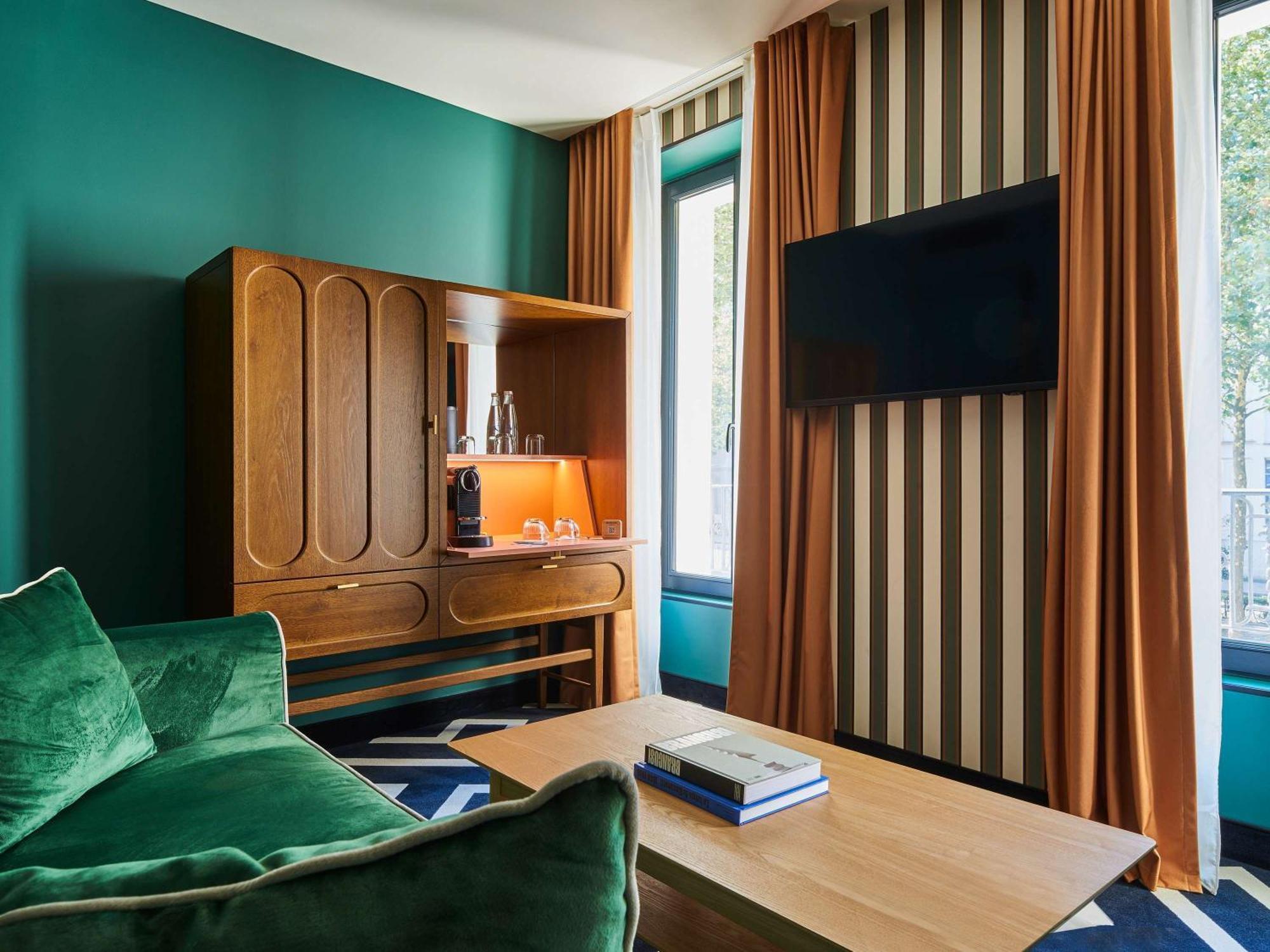 Mercure Paris Butte Montmartre Basilique Exterior photo